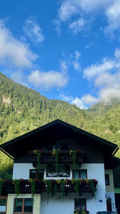 Balcony flowers on a Heiligenblut chalet