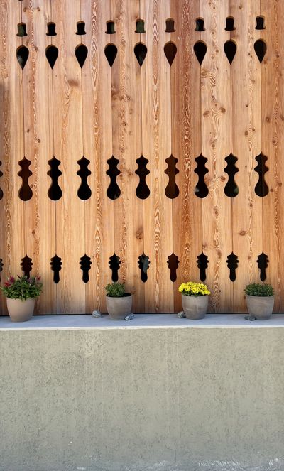 Decorative wooden balcony screen in Zuoz